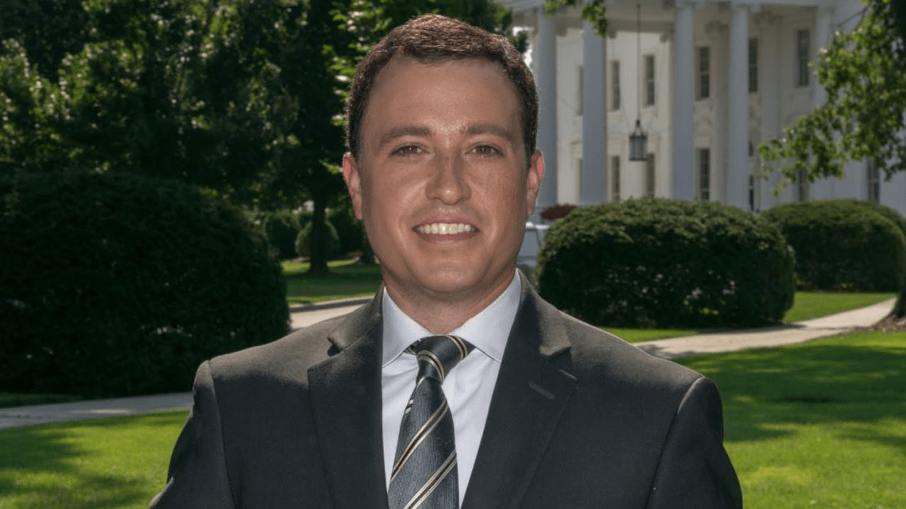 Mark Meredith Bio, Age, Family, Height, Marriage, Salary, Net Worth, Career