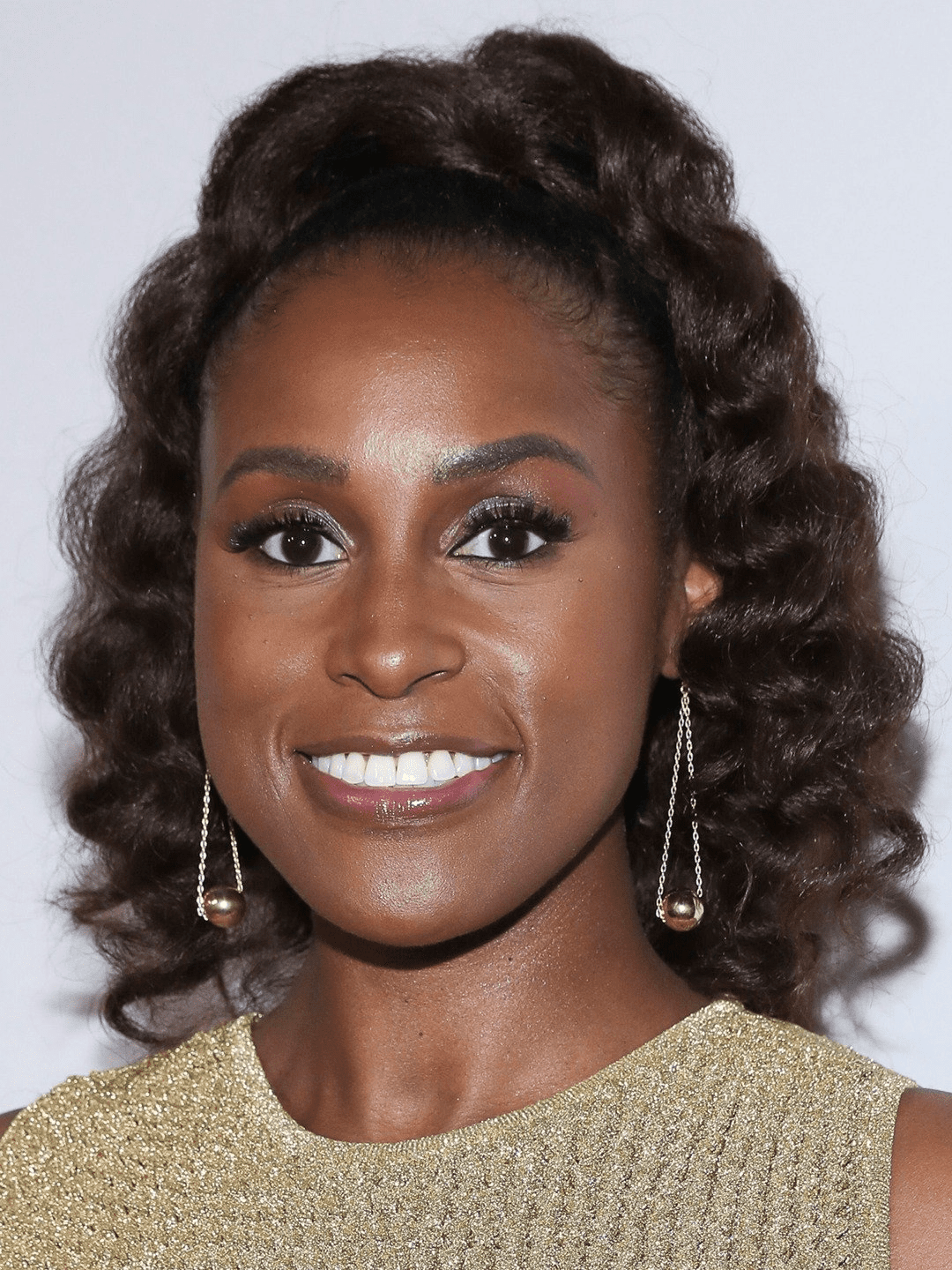 Issa Rae Bio, Age, Family, Height, Marriage, Salary, Net Worth, Education