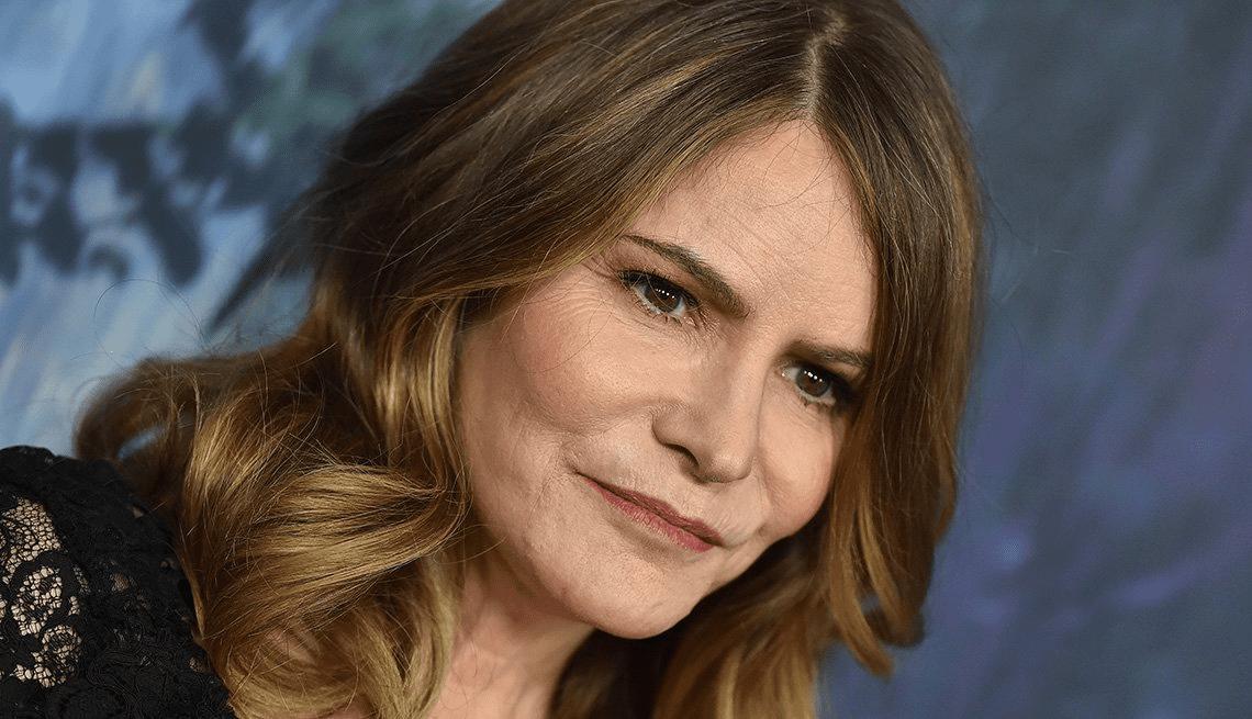 Jennifer Jason Leigh Bio, Age, Family, Height, Marriage, Net Worth
