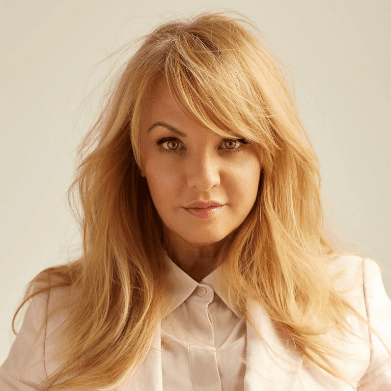 Wendi McLendon-Covey Bio, Age, Family, Height, Marriage, Net Worth