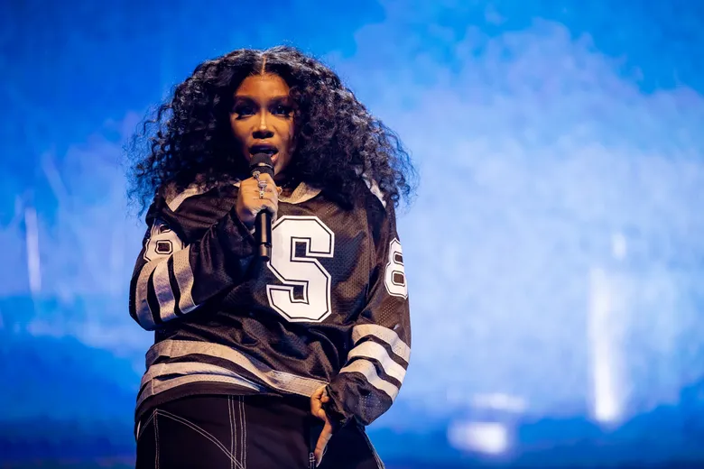 SZA Biography, Education and Upbringing, and Musical Fame